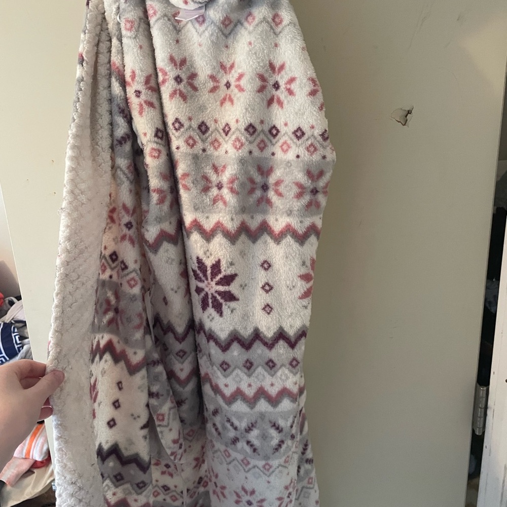 Cozy patterned robe.